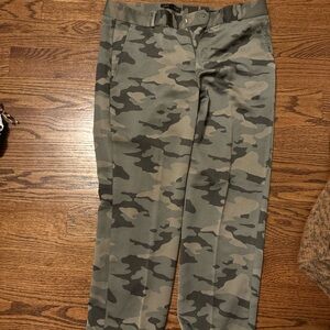 Banana Republic Men's Green Camouflage Cargo Pants